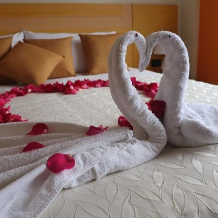 Hotel Golden Coral Tulcán Eksteriør bilde